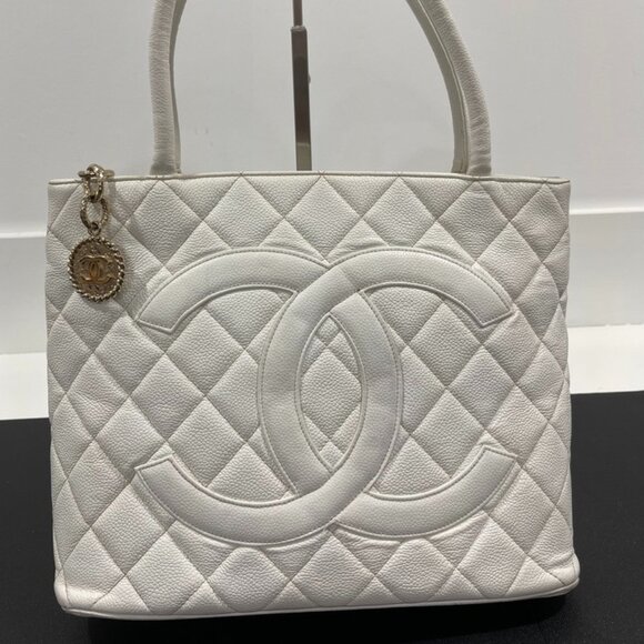 Chanel White Medallion Tote Gold Hardware (JB1027) - Picture 1 of 14